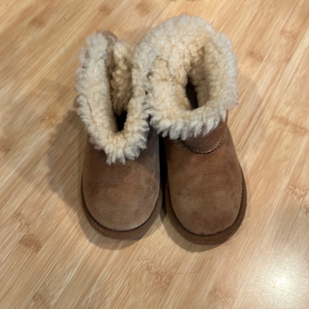 Ugg Boots size 9 toddler